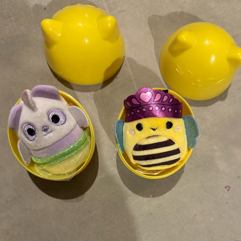 2 Squishmallow minis